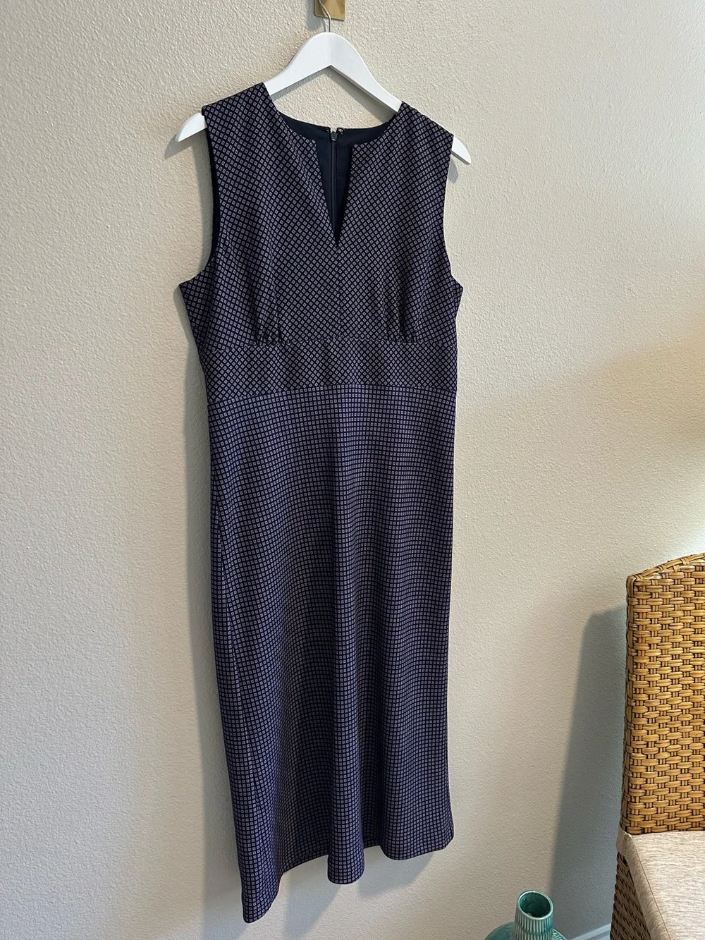 ☀️ J.CREW 365 Sleeveless Crepe Midi Dress with Keyhole - Picture 2 of 16
